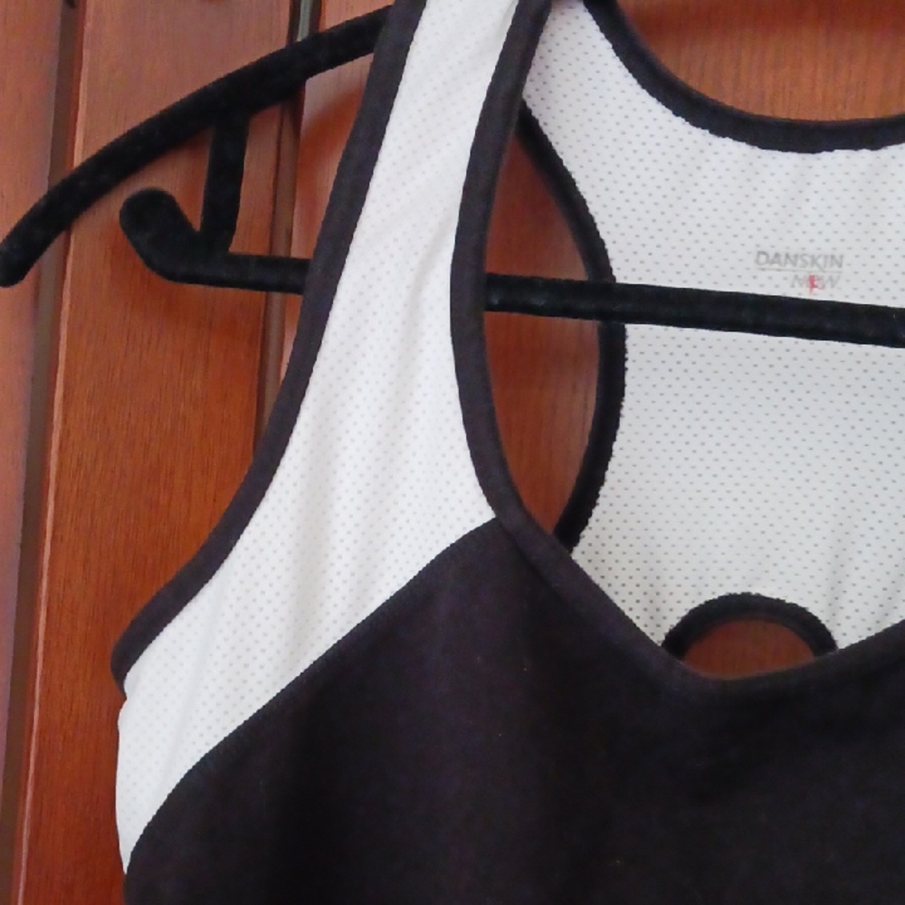 DANSKIN Racerback W/Support - Picture 4 of 6